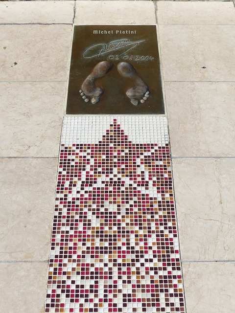 为一个融国 为一个融国